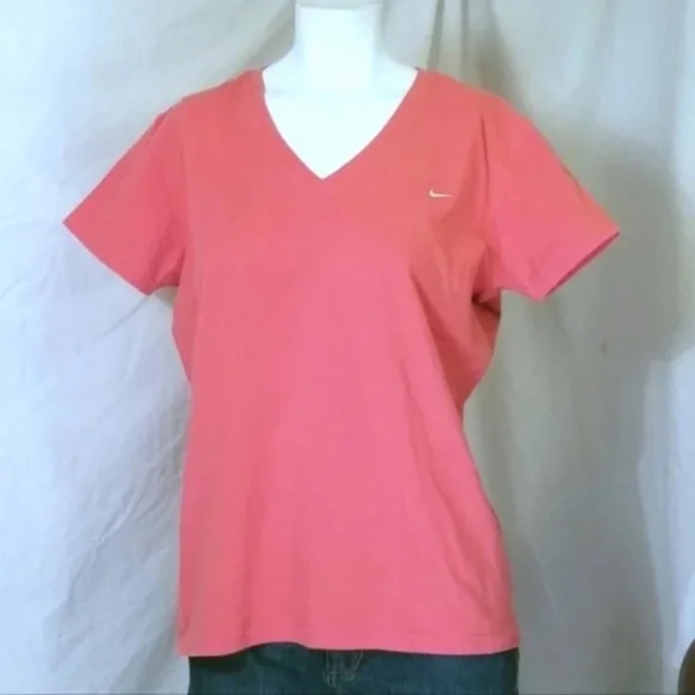 NWOT Nike Performance V-Neck Tee